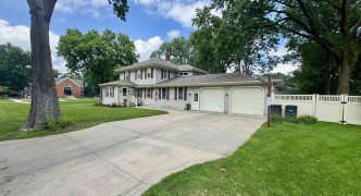 202 E 9th Street , Hastings