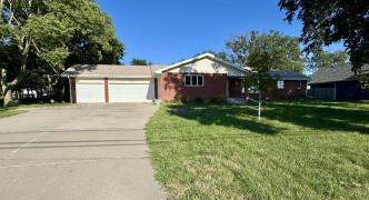 2360 N Elm Avenue , Hastings
